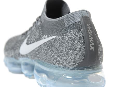 nike air vapormax laufschuh grau|Grau VaporMax Nike Flyknit Schuhe.